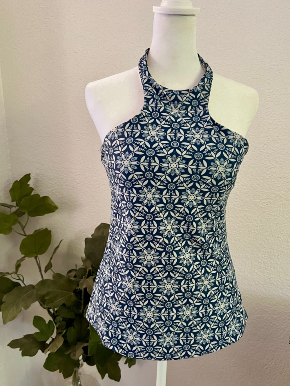 Cinnamon Girl Blue & White Floral Halter Tankini Top - Size Medium